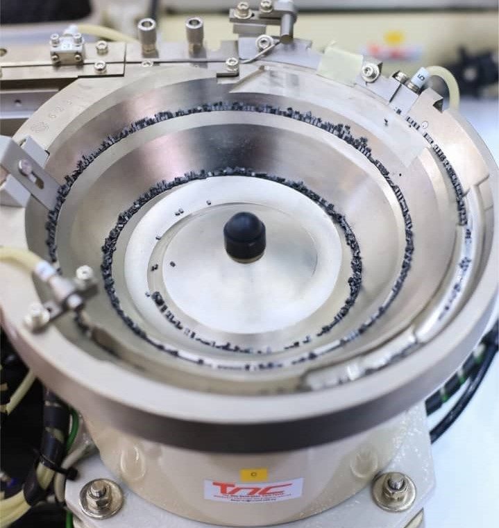 aluminum-bowl-feeder-machine